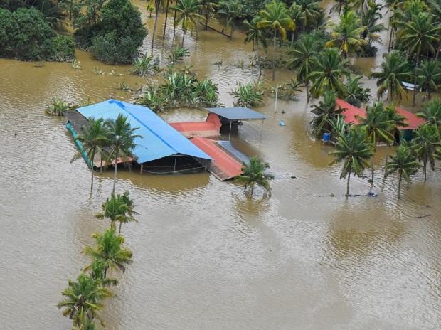 বৃষ্টিতে বিপর্যয়, কেরলে ৫ জেলায় ‘রেড এলার্ট’ জারি