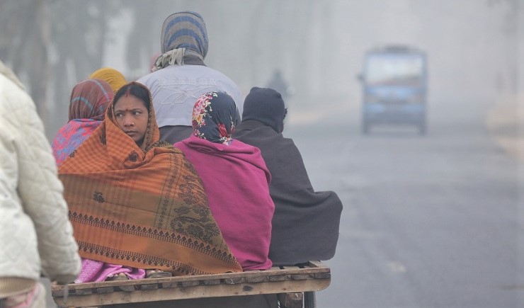 ঠান্ডা আমেজে নিম্নচাপের কাঁটা ফের